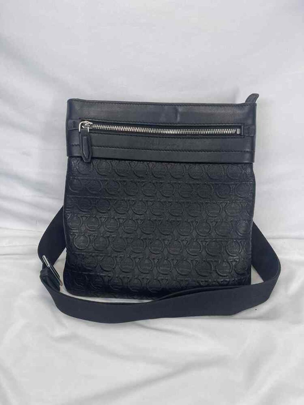 Salvatore Ferragamo Gancini Embossed Leather Shoulder Bag SPB-JB 352639